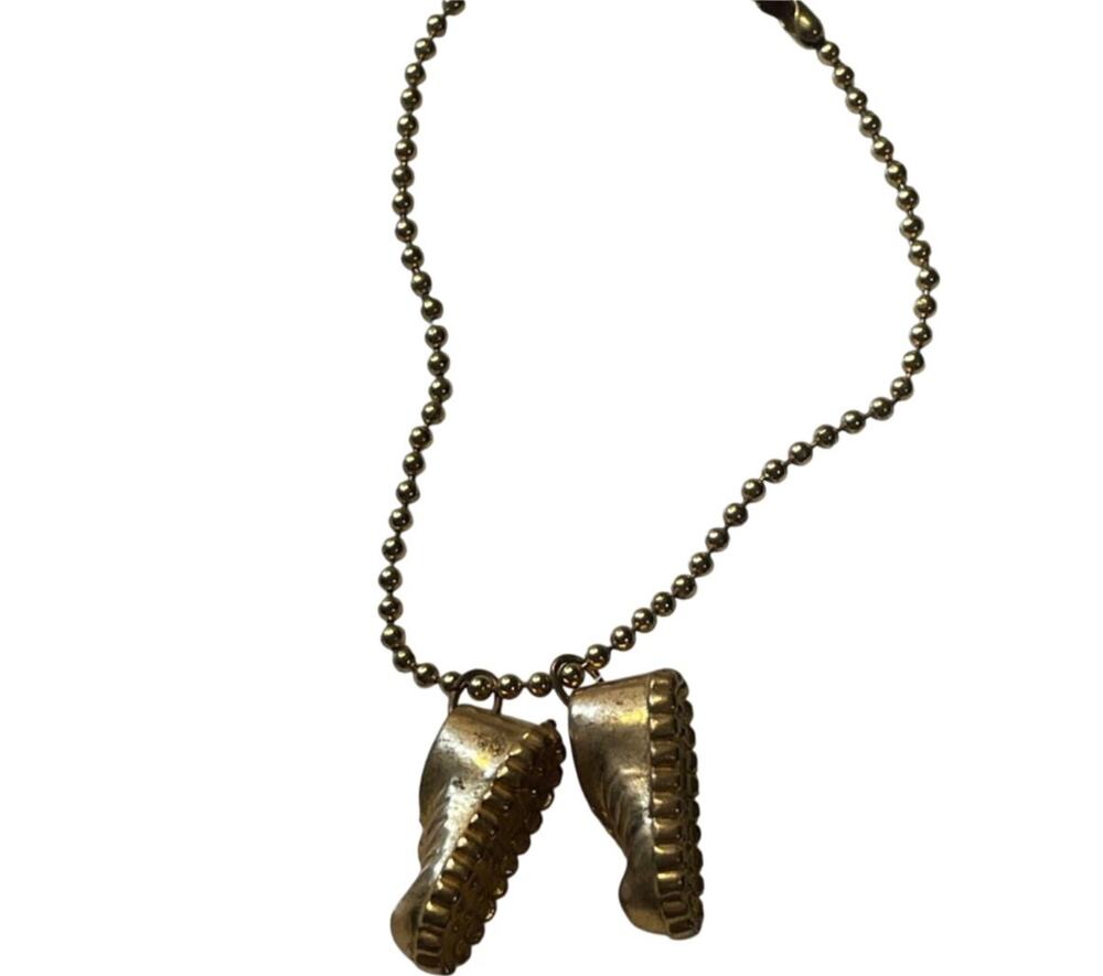 Vintage Gold Tone Shoe Charm on Keychain 3D handcrafted Baby Shoe Bag Charm‎
